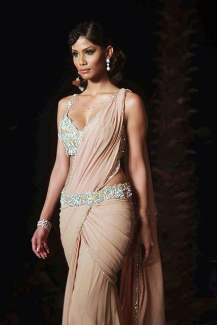 12 Elegant Saree Draping Styles For Skinny Women